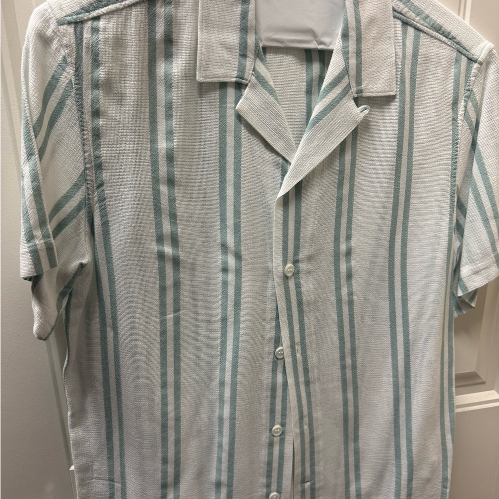 Banana Republic Men's Casual Button Down Shirt - White and Green Stripes